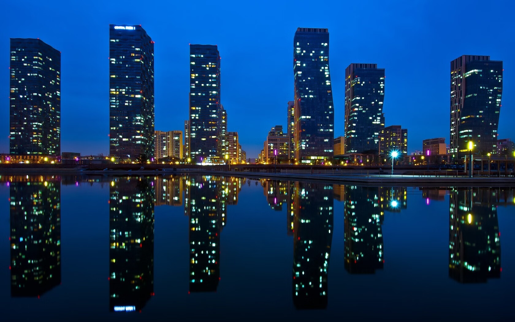 AYX SPORTS-多特蒙德主场2-1逆转美因茨，艰难取胜，多特蒙德对美因茨聚胜顽球汇