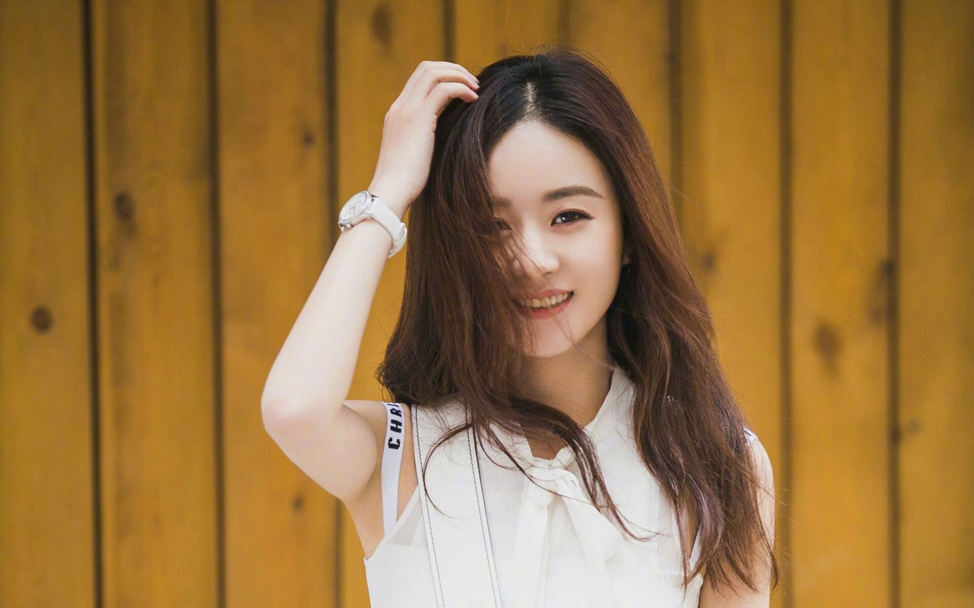 库兹马诺维奇在巴黎奥运会手球比赛中展现出高水平的扑救技巧,库兹马传球