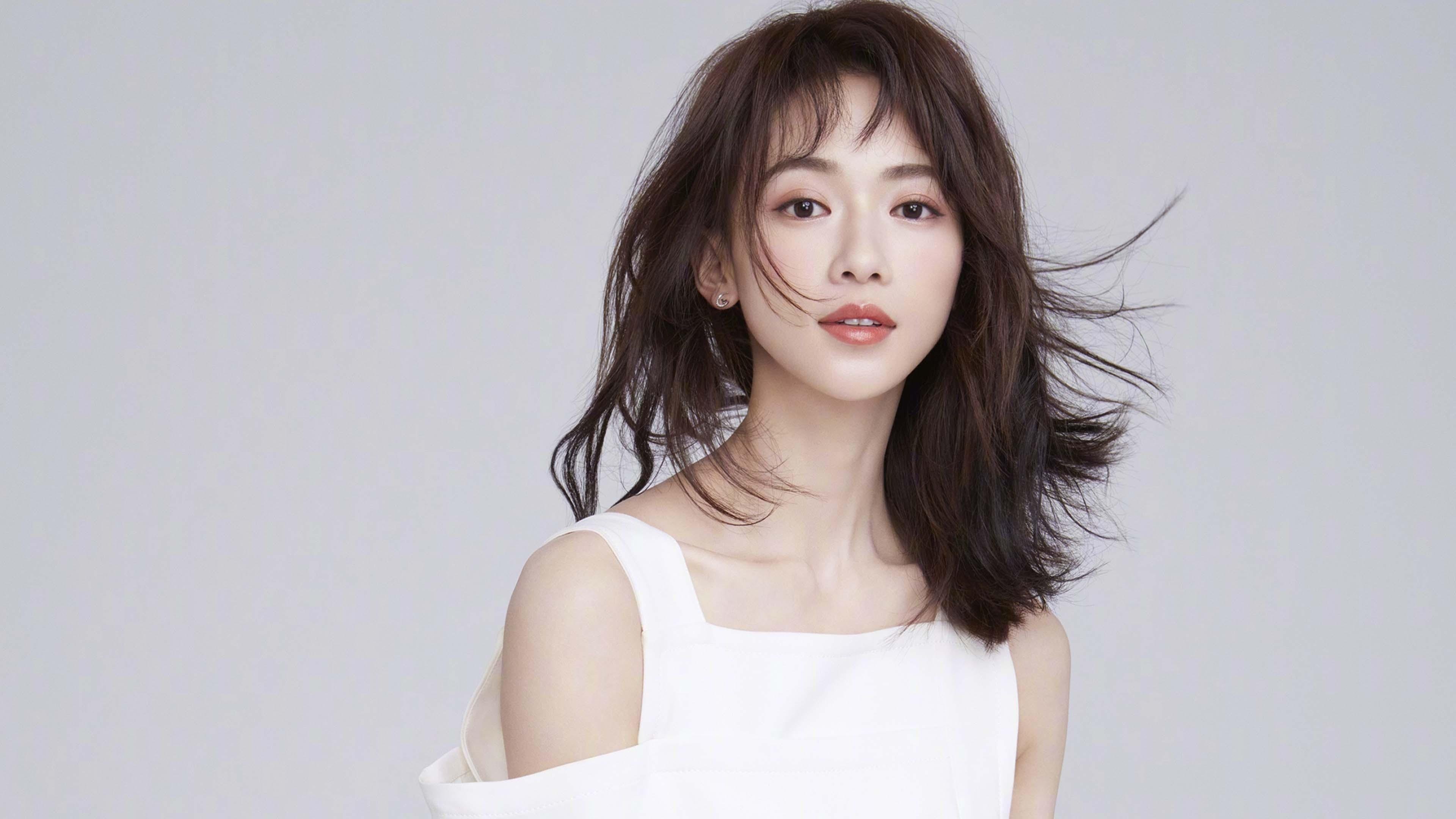 爱游戏官方-欧洲足球冠军联赛双方矛盾激烈，谁将占据上风？，欧洲各大足球联赛